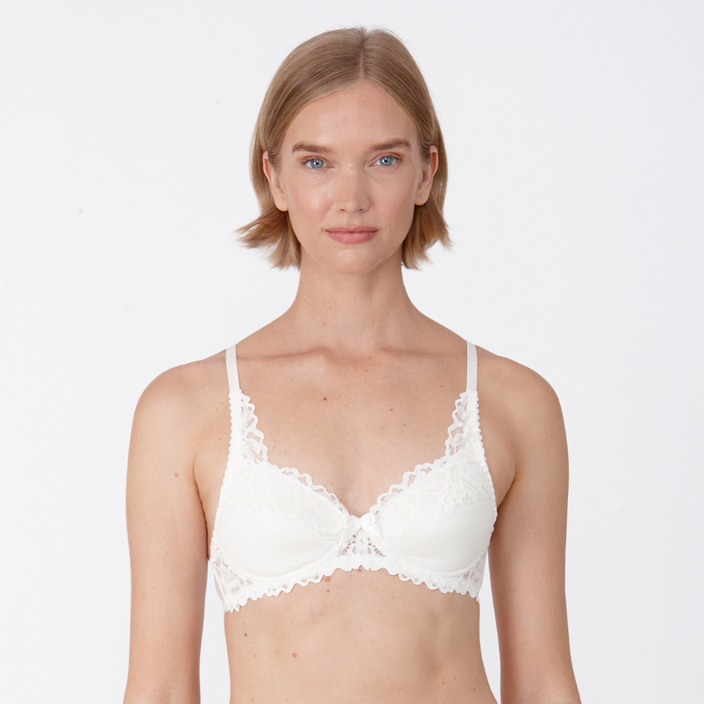 The Little Women Victoria High Apex Non-Wired Medium Removable Padded Bra