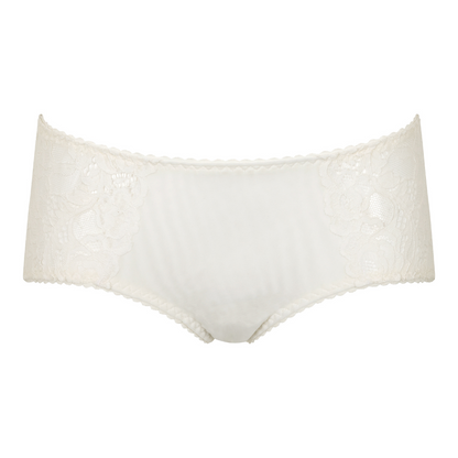Little-Women-Victoria-Brief_2