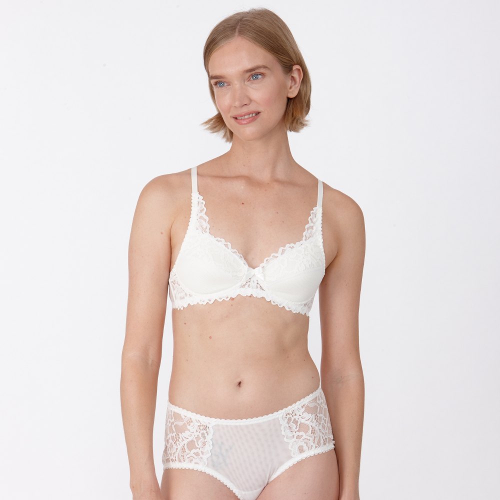 The Little Women Victoria High Apex Non-Wired Medium Removable Padded Bra